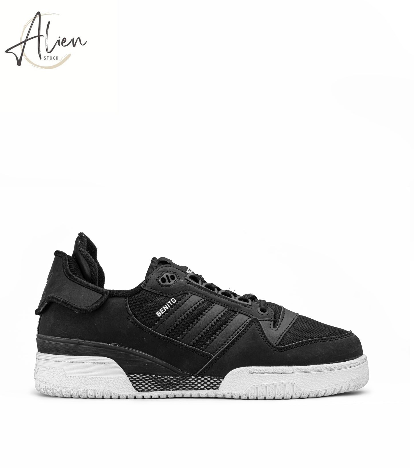 BENITO BAD BUNNY SNEAKERS BLACK AND WHITE