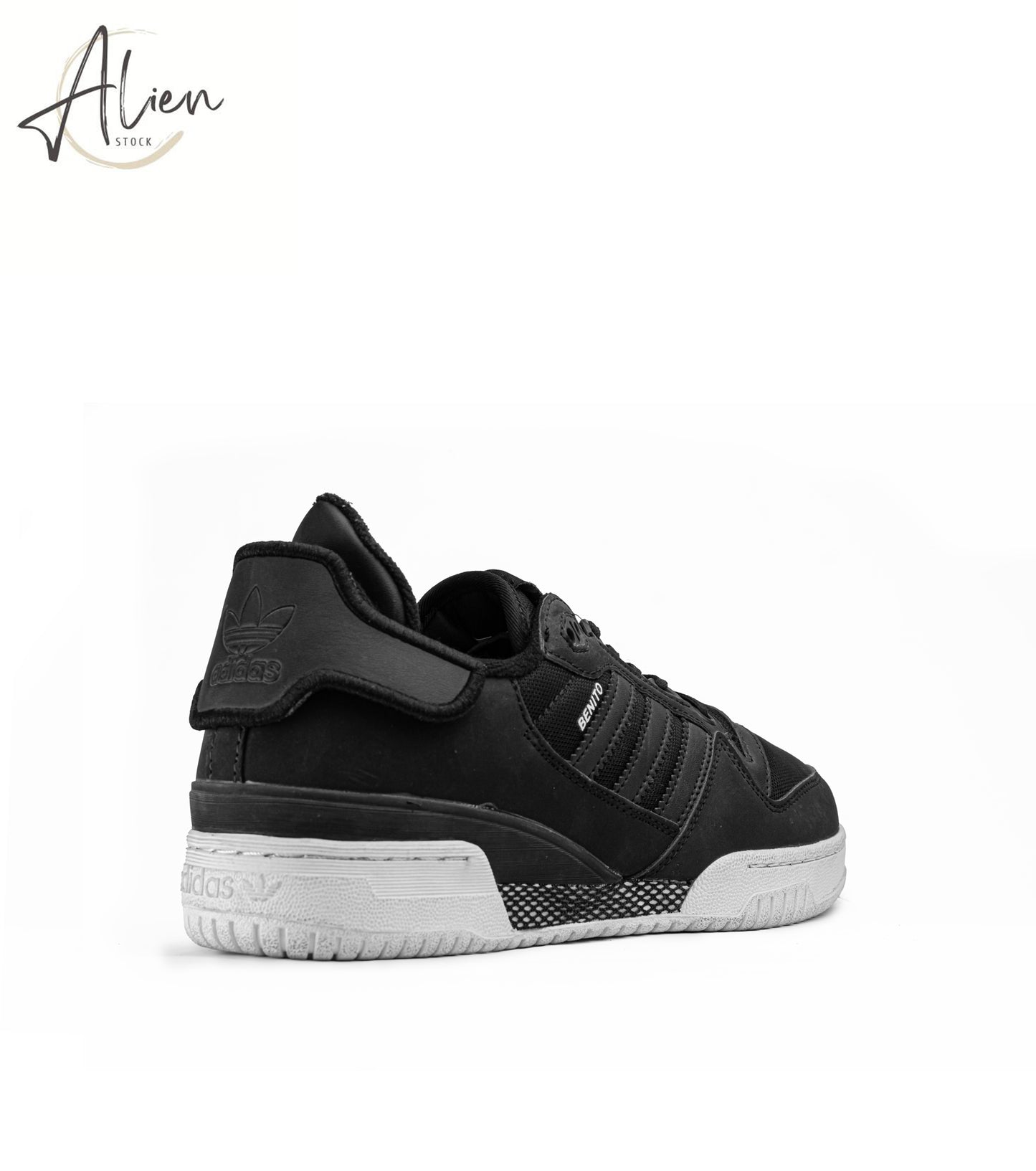 BENITO BAD BUNNY SNEAKERS BLACK AND WHITE