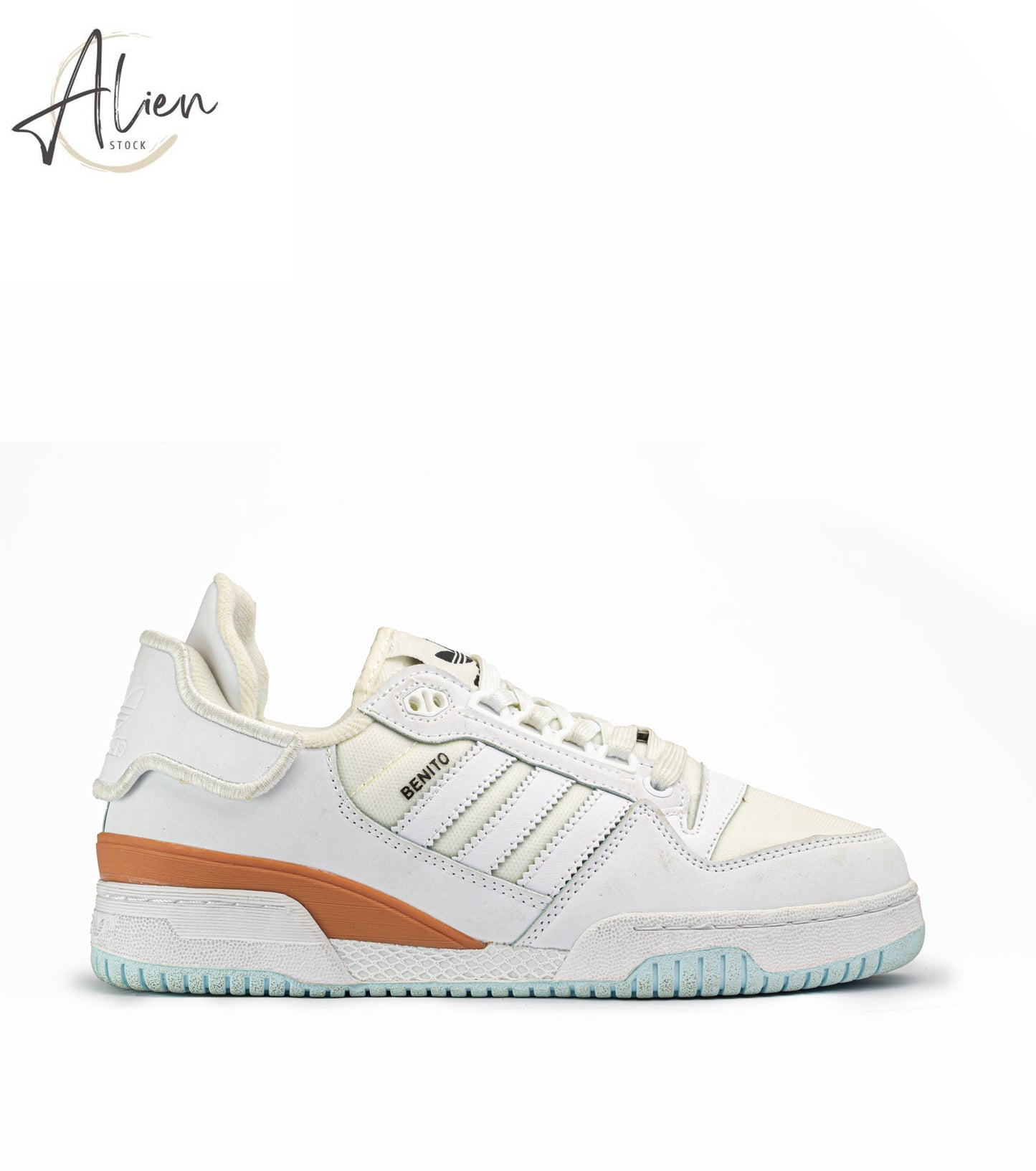 BENITO BAD BUNNY SNEAKERS BLACK AND WHITE