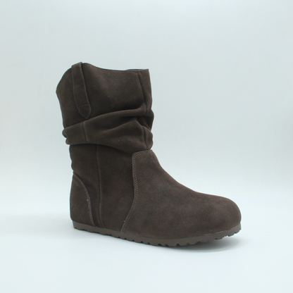 UGG suede boots in a Dark brown