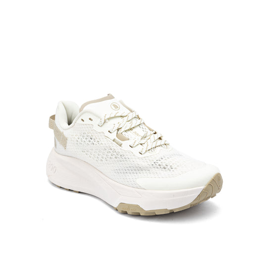 North Face Altamesa 300 trail running shoe in white dune/white dune