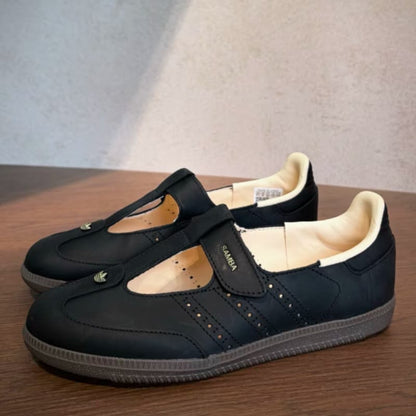 Samba Mary Jane-style strap shoes “ Black “ featuring a unique