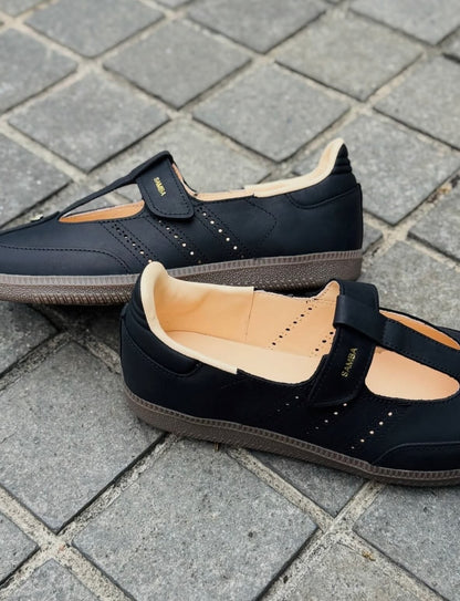 Samba Mary Jane-style strap shoes “ Black “ featuring a unique