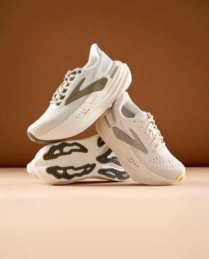 Brooks Glycerin Max neutral running shoe, highlighted by its thick, nitrogen-infused DNA Tuned midsole and Almond Peach/London Fog