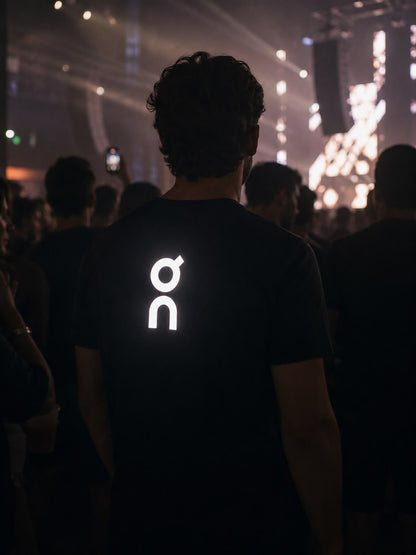 On Cloud Reflective Logo Performance T-Shirt unisex