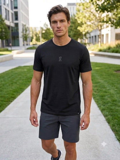 On Cloud Reflective Logo Performance T-Shirt unisex