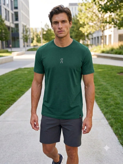 On Cloud Reflective Logo Performance T-Shirt unisex